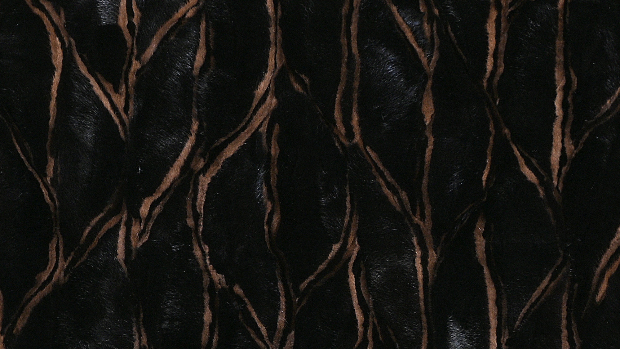 Mink plate black ikaridiko with internal brown lace